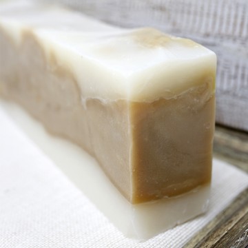 Sulfur bar soap vegetable oils